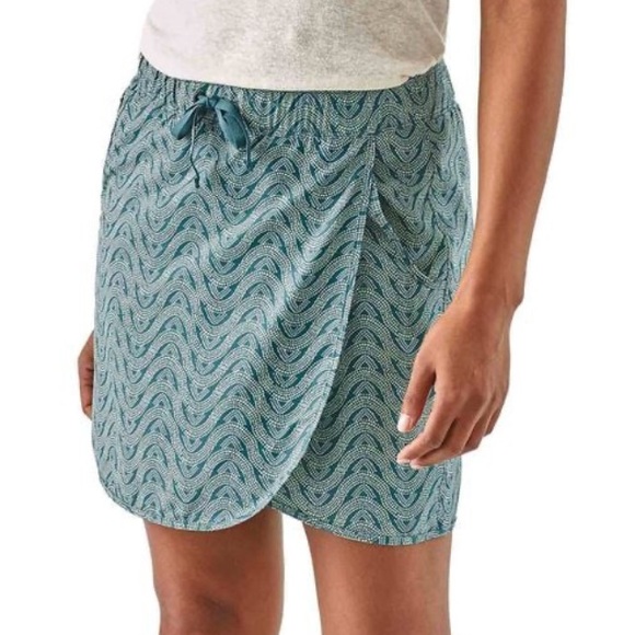 Patagonia Pants - NWT Patagonia Fleetwith Skort Skirt L